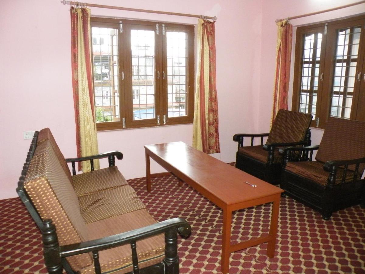 Pokhara Abroad Inn Zewnętrze zdjęcie